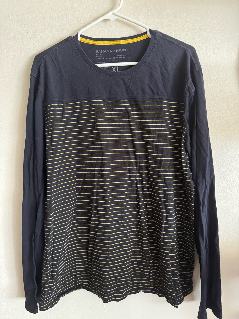 Vintage Banana Republic Men’s Navy Long-Sleeve Tee with Yellow Stripes